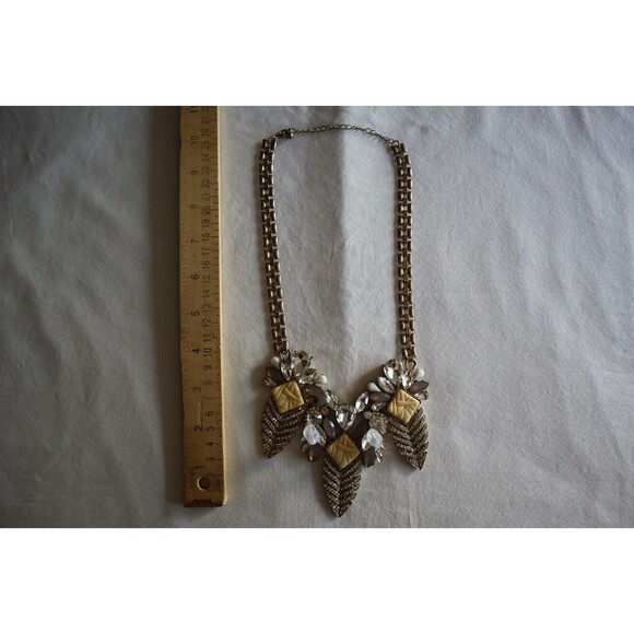 Statement Chunky Lucite Crystal Necklace Art Deco Gold Tone Feather Pinecone 18" - Picture 4 of 12